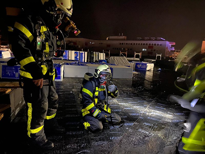 Hanau – Feuer auf dem Dach eines Neubaus